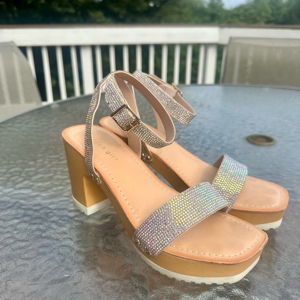 Madden Girl Gold & Rhinestone women’s sandals size 8.5